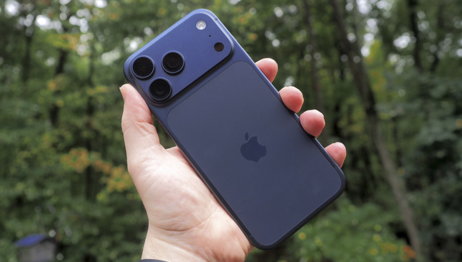 Apple iPhone 17 Pro Max Official Image