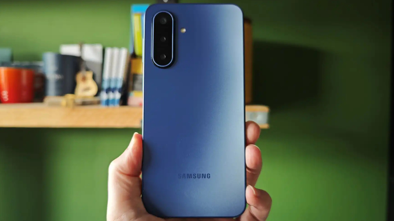 2. Samsung Galaxy A17 5G — ₹21,900